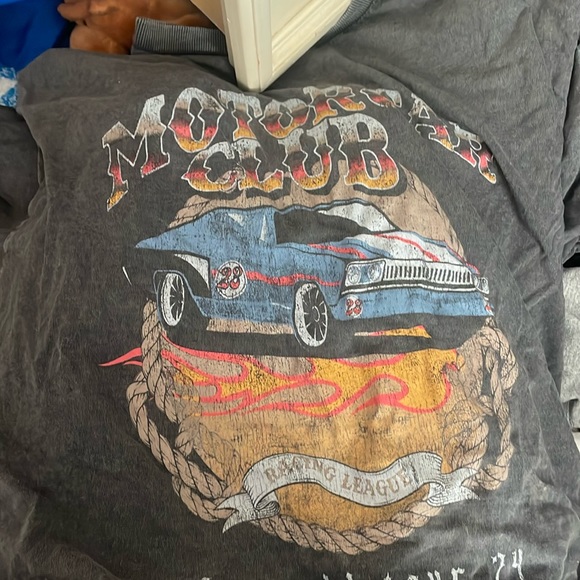 h&m graphic tee - Picture 1 of 3